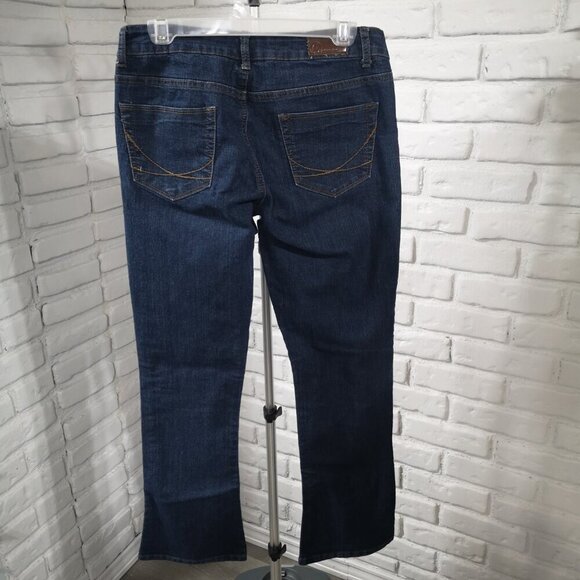 Bluenotes Ladies Size 31/30 Skinny Flare Carly Medium/Dark Wash Blue Jeans - Picture 2 of 14